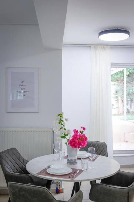 Pame Rentals - Cozy Glyfada Stay With Free Parking Atény Exteriér fotografie